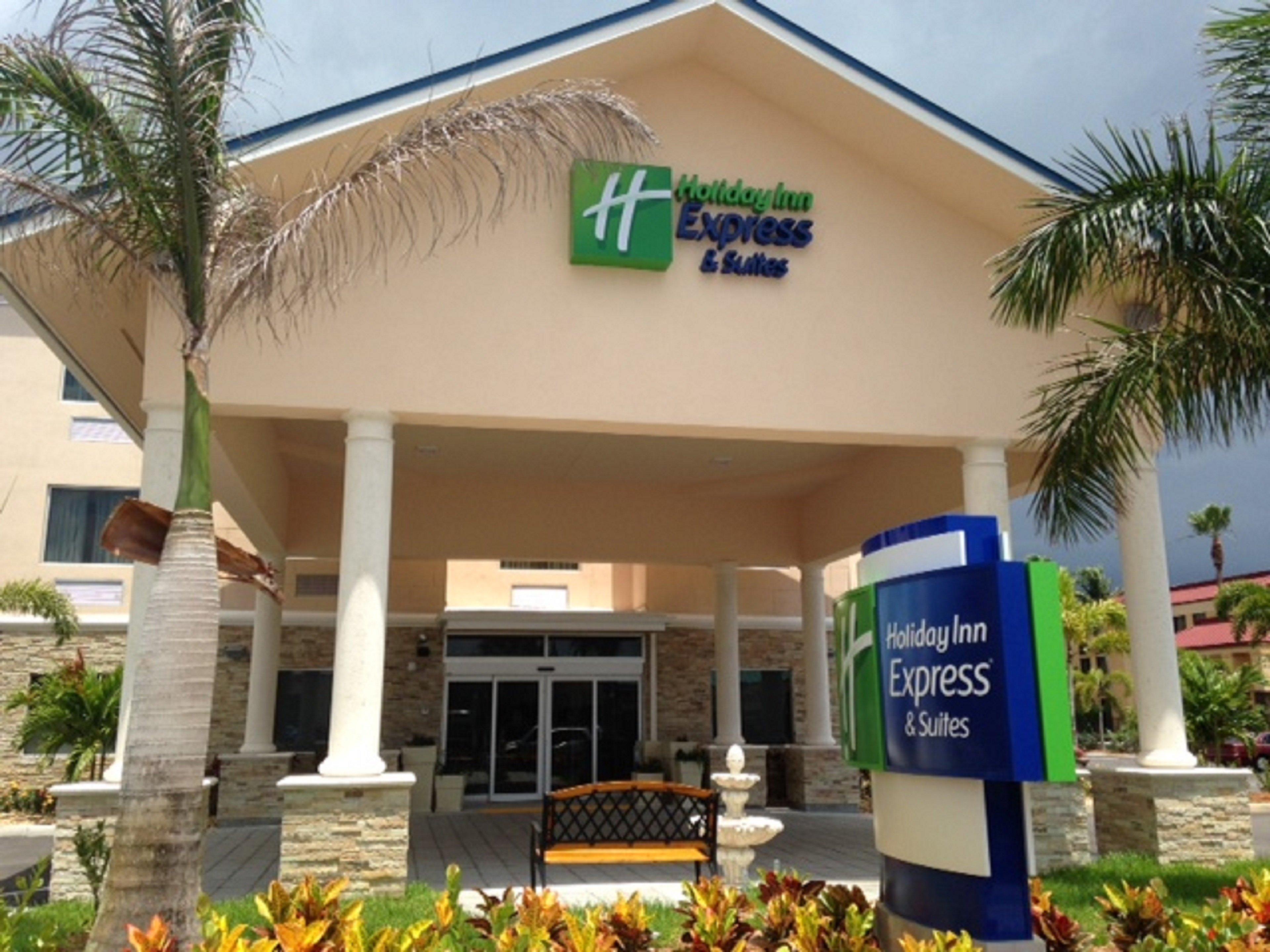 Holiday Inn Express & Suites Lantana By Ihg Exterior foto